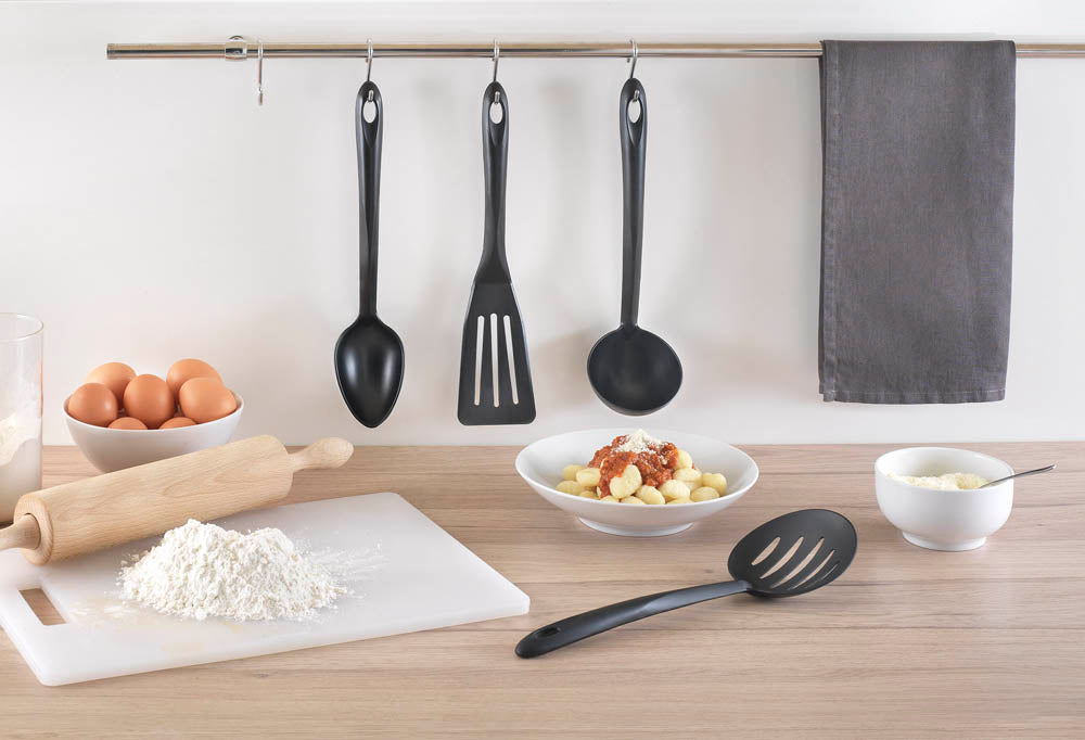 10 useful kitchen tools for everyday cooking