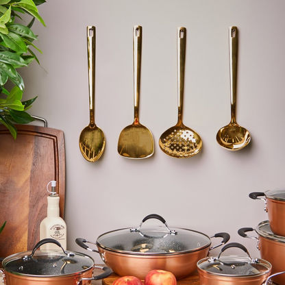 Outfit Your Kitchen: The Ultimate Guide to Must-Have Kitchen Gear