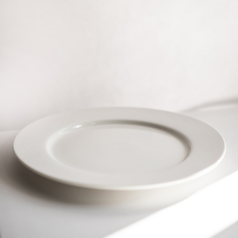 Verlo Norwich Porcelain Flat Plate - Al Makaan Store